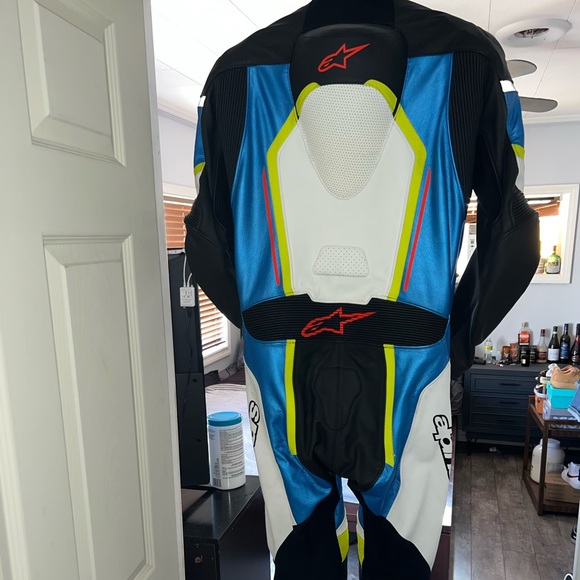 Alpinestars Motegi v2 1-piece track suit - Picture 2 of 8